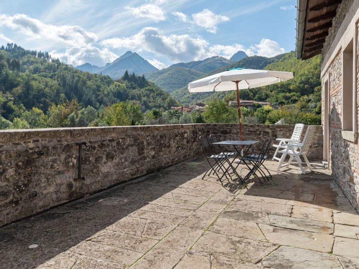 Ancient Farmhouse With Private Heated Hot Tub And Pool Vila Casola in Lunigiana Exterior foto